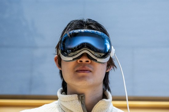 苹果据悉计划为Vision Pro头显添加眼动滚屏功能