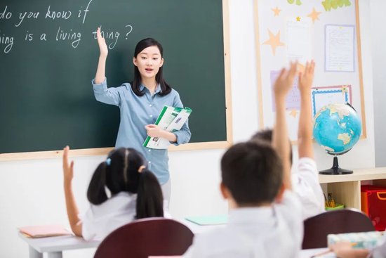男大学生，正在批量减少